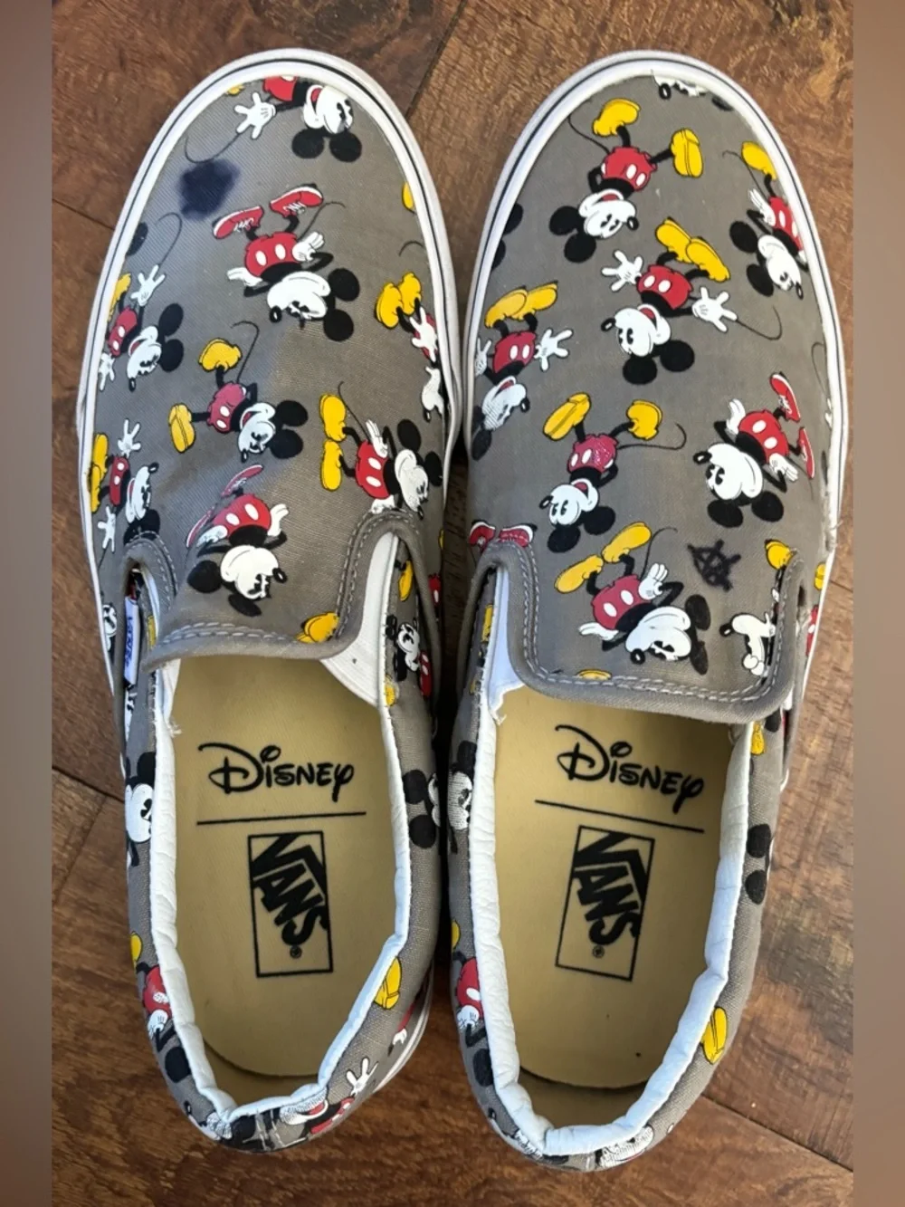 Vans x Disney Mickey Mouse classic  slip on shoes Sz 10 men